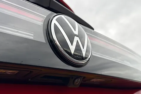 KP25RJZ Volkswagen Tiguan 2.0 TDI R-Line 5dr DSG **PAN ROOF+TOW BAR+IQ HEADLIGHTS+DRIVER ASSIST PACK* Thumbnail #26