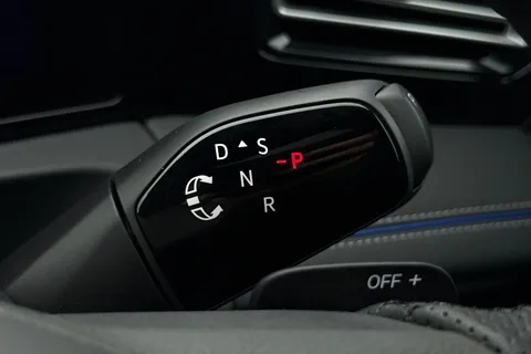 KP25RJZ Volkswagen Tiguan 2.0 TDI R-Line 5dr DSG **PAN ROOF+TOW BAR+IQ HEADLIGHTS+DRIVER ASSIST PACK* Thumbnail #37