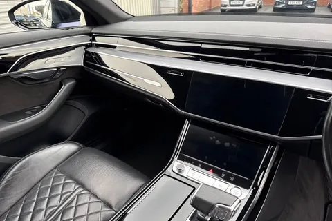 WU20FNY Audi A8 3.0 TDI V6 50 Black Edition Tiptronic quattro Euro 6 (s/s) 4dr Thumbnail #16