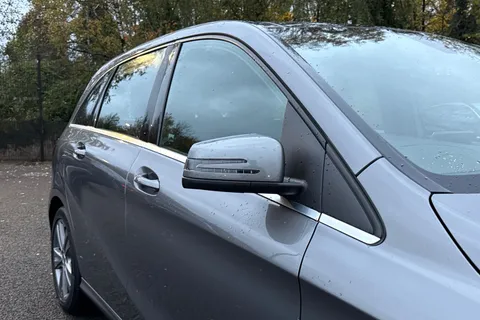 WO68DMX Mercedes-Benz B Class B180 Exclusive Edition Plus 5dr Auto Thumbnail #12