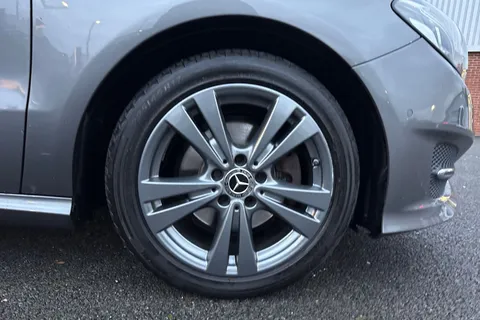 WO68DMX Mercedes-Benz B Class B180 Exclusive Edition Plus 5dr Auto Thumbnail #13