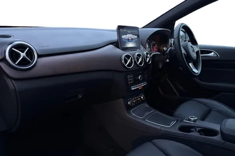 WO68DMX Mercedes-Benz B Class B180 Exclusive Edition Plus 5dr Auto Thumbnail #17