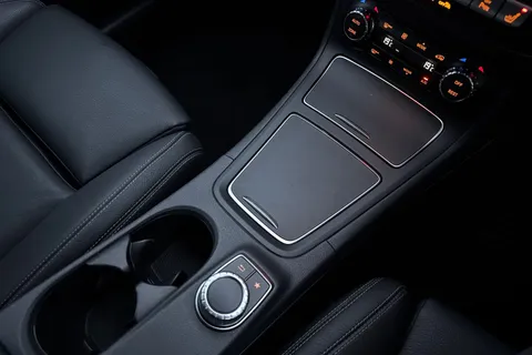 WO68DMX Mercedes-Benz B Class B180 Exclusive Edition Plus 5dr Auto Thumbnail #23