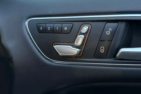 WO68DMX Mercedes-Benz B Class B180 Exclusive Edition Plus 5dr Auto Thumbnail #27