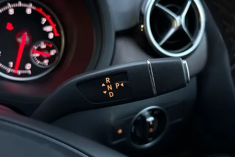 WO68DMX Mercedes-Benz B Class B180 Exclusive Edition Plus 5dr Auto Thumbnail #29