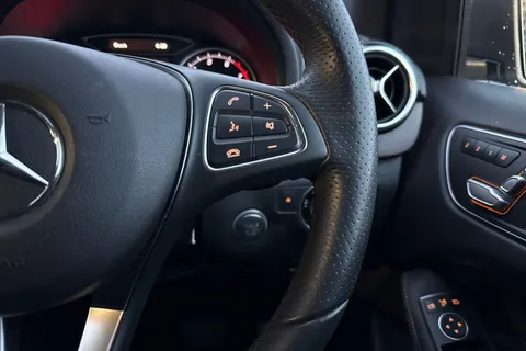 WO68DMX Mercedes-Benz B Class B180 Exclusive Edition Plus 5dr Auto Thumbnail #33