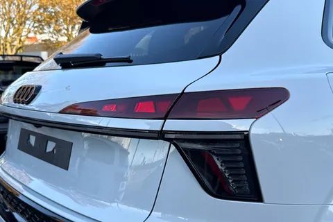 Audi Q3 1.5 e-hybrid Launch Edition S Tronic Euro 6 (s/s) 5dr 26kWh Thumbnail #8