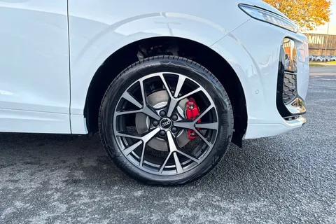 Audi Q3 1.5 e-hybrid Launch Edition S Tronic Euro 6 (s/s) 5dr 26kWh Thumbnail #10