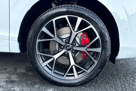 Audi Q3 1.5 e-hybrid Launch Edition S Tronic Euro 6 (s/s) 5dr 26kWh Thumbnail #11