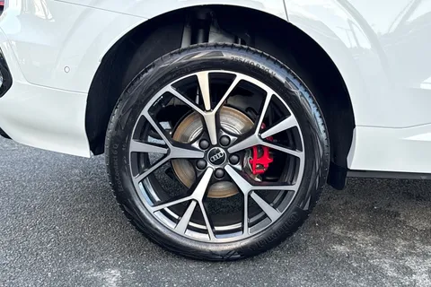 Audi Q3 1.5 e-hybrid Launch Edition S Tronic Euro 6 (s/s) 5dr 26kWh Thumbnail #13