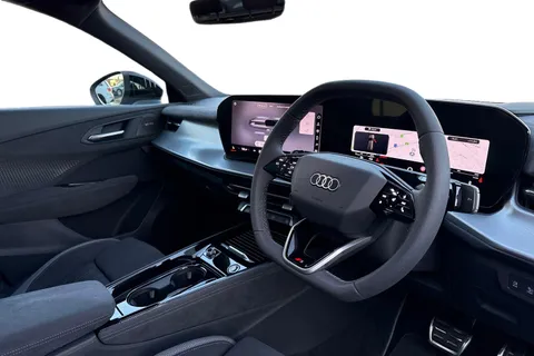 Audi Q3 1.5 e-hybrid Launch Edition S Tronic Euro 6 (s/s) 5dr 26kWh Thumbnail #14
