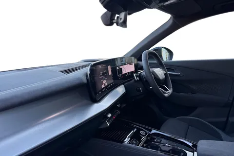 Audi Q3 1.5 e-hybrid Launch Edition S Tronic Euro 6 (s/s) 5dr 26kWh Thumbnail #15