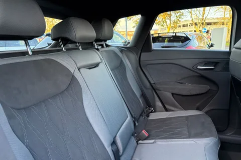 Audi Q3 1.5 e-hybrid Launch Edition S Tronic Euro 6 (s/s) 5dr 26kWh Thumbnail #19