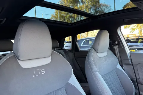 Audi Q3 1.5 e-hybrid Launch Edition S Tronic Euro 6 (s/s) 5dr 26kWh Thumbnail #24