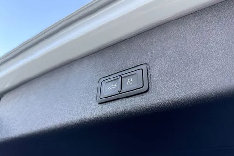 Audi Q3 1.5 e-hybrid Launch Edition S Tronic Euro 6 (s/s) 5dr 26kWh Thumbnail #36