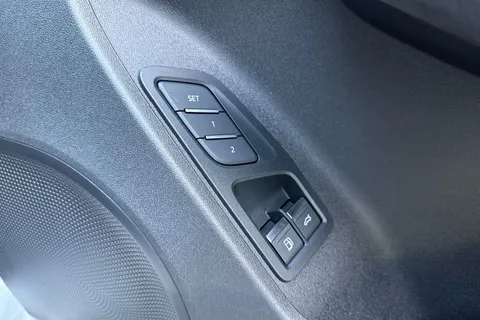 Audi Q3 1.5 e-hybrid Launch Edition S Tronic Euro 6 (s/s) 5dr 26kWh Thumbnail #47