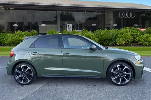  Audi A1 1.0 TFSI 30 Black Edition Sportback S Tronic Euro 6 (s/s) 5dr Thumbnail #4