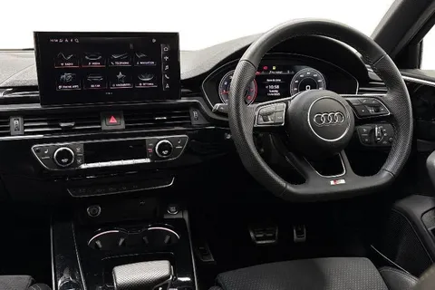 GN74ZCU Audi A4 Avant Avant Black Edition 40 TFSI  204 PS S tronic Thumbnail #2