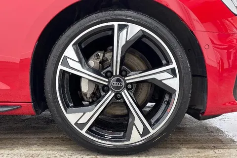 GN74ZCU Audi A4 Avant Avant Black Edition 40 TFSI  204 PS S tronic Thumbnail #5