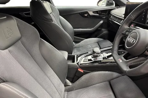 GN74ZCU Audi A4 Avant Avant Black Edition 40 TFSI  204 PS S tronic Thumbnail #10