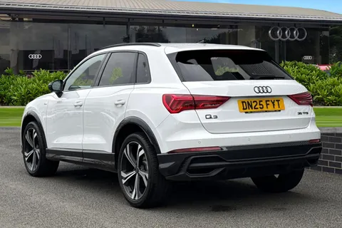 DN25FYT Audi Q3 Black Edition 35 TFSI 150 PS S tronic Thumbnail #3