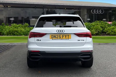 DN25FYT Audi Q3 Black Edition 35 TFSI 150 PS S tronic Thumbnail #5