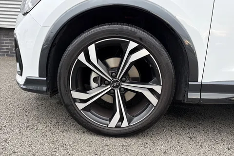 DN25FYT Audi Q3 Black Edition 35 TFSI 150 PS S tronic Thumbnail #12