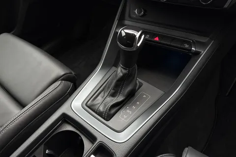 DN25FYT Audi Q3 Black Edition 35 TFSI 150 PS S tronic Thumbnail #24