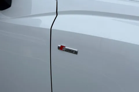 DN25FYT Audi Q3 Black Edition 35 TFSI 150 PS S tronic Thumbnail #28