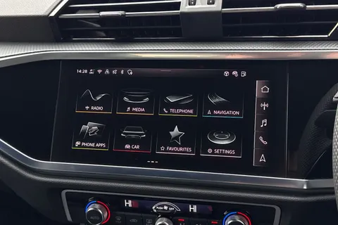 DN25FYT Audi Q3 Black Edition 35 TFSI 150 PS S tronic Thumbnail #31