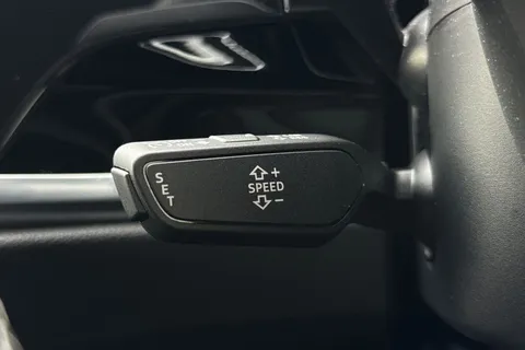 DN25FYT Audi Q3 Black Edition 35 TFSI 150 PS S tronic Thumbnail #40