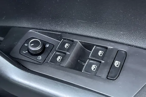 33 of 48 for Volkswagen Polo 1.0 TSI SE Euro 6 (s/s) 5dr