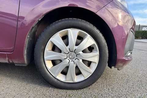 9 of 57 for PEUGEOT 108 1.0 Active 2 Tronic Euro 6 5dr