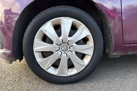 11 of 57 for PEUGEOT 108 1.0 Active 2 Tronic Euro 6 5dr