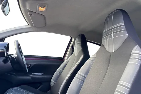 15 of 57 for PEUGEOT 108 1.0 Active 2 Tronic Euro 6 5dr