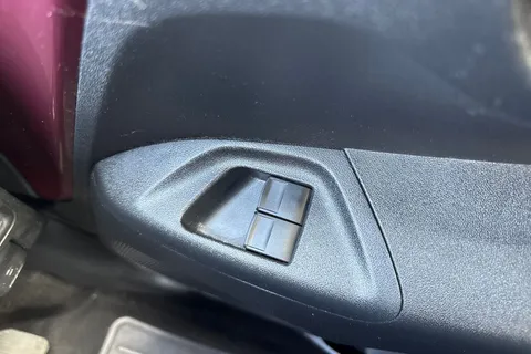 35 of 57 for PEUGEOT 108 1.0 Active 2 Tronic Euro 6 5dr