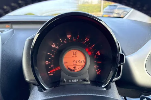 36 of 57 for PEUGEOT 108 1.0 Active 2 Tronic Euro 6 5dr