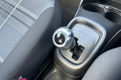 46 of 57 for PEUGEOT 108 1.0 Active 2 Tronic Euro 6 5dr