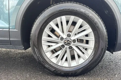 11 of 47 for VOLKSWAGEN T-ROC 1.5 TSI Life 5dr