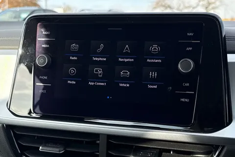 17 of 47 for VOLKSWAGEN T-ROC 1.5 TSI Life 5dr