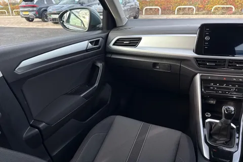 20 of 47 for VOLKSWAGEN T-ROC 1.5 TSI Life 5dr