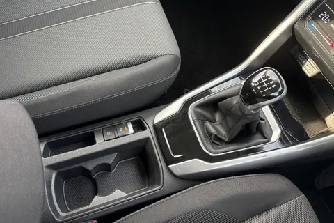 23 of 47 for VOLKSWAGEN T-ROC 1.5 TSI Life 5dr