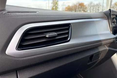 32 of 47 for VOLKSWAGEN T-ROC 1.5 TSI Life 5dr