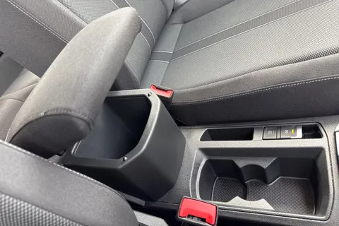 38 of 47 for VOLKSWAGEN T-ROC 1.5 TSI Life 5dr