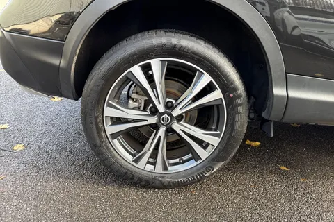 EO70FLJ Nissan Qashqai 1.3 DIG-T N-Connecta DCT Auto Euro 6 (s/s) 5dr Thumbnail #8