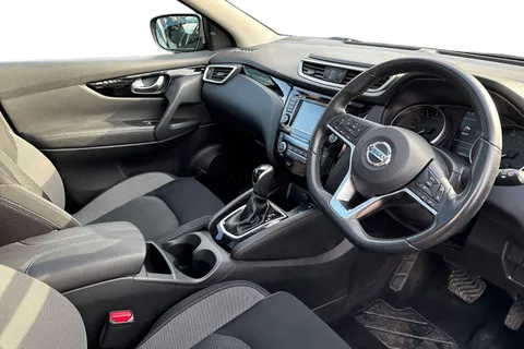 EO70FLJ Nissan Qashqai 1.3 DIG-T N-Connecta DCT Auto Euro 6 (s/s) 5dr Thumbnail #9