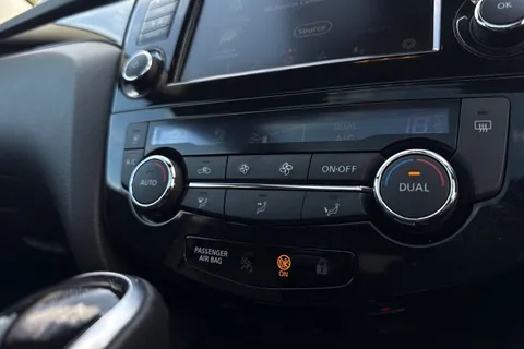 EO70FLJ Nissan Qashqai 1.3 DIG-T N-Connecta DCT Auto Euro 6 (s/s) 5dr Thumbnail #20