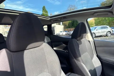 EO70FLJ Nissan Qashqai 1.3 DIG-T N-Connecta DCT Auto Euro 6 (s/s) 5dr Thumbnail #22