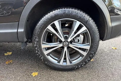 EO70FLJ Nissan Qashqai 1.3 DIG-T N-Connecta DCT Auto Euro 6 (s/s) 5dr Thumbnail #25