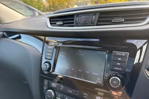 EO70FLJ Nissan Qashqai 1.3 DIG-T N-Connecta DCT Auto Euro 6 (s/s) 5dr Thumbnail #27